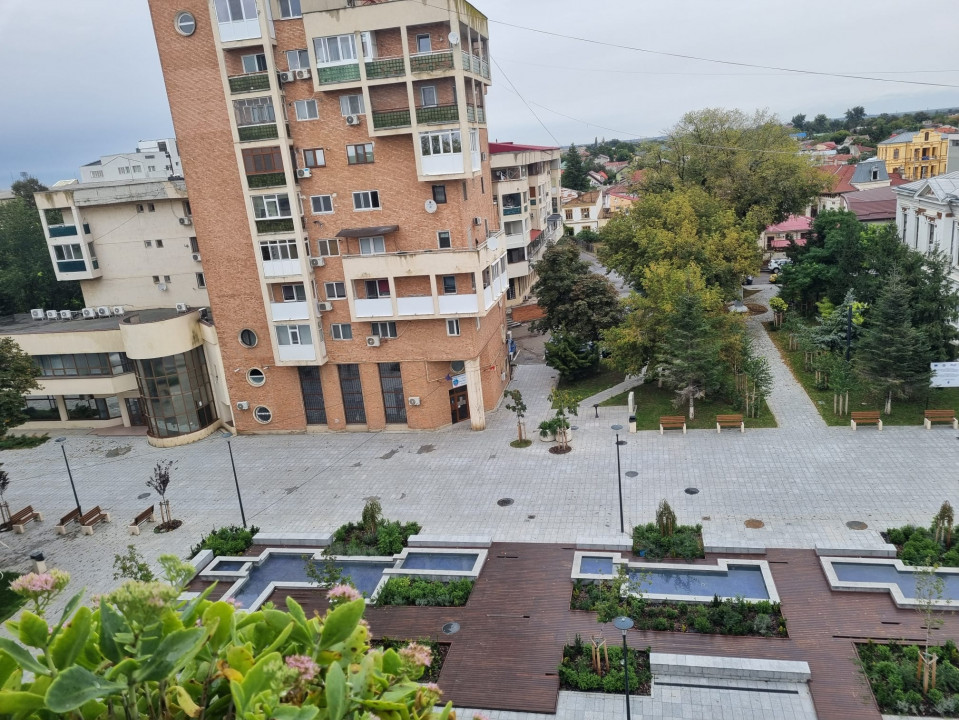 APARTAMENT DE VANZARE = PENTHOUSE