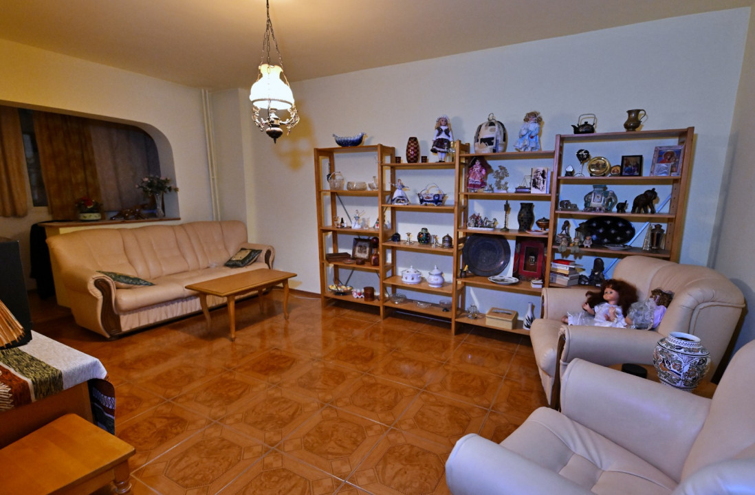 Apartament 2 camere decomandat zona Caraiman