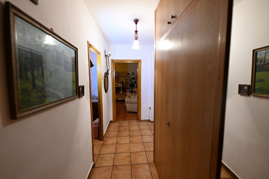 Apartament 2 camere decomandat zona Caraiman