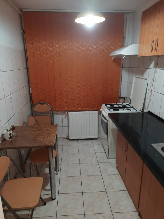 Apartament 2 camere Bariera Bucuresti