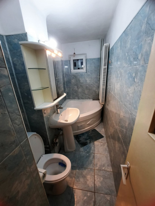 Apartament 2 camere Bariera Bucuresti